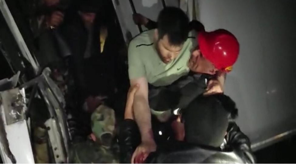 masallida-iki-yuk-mashini-toqqushub-xesaret-alan-var-video