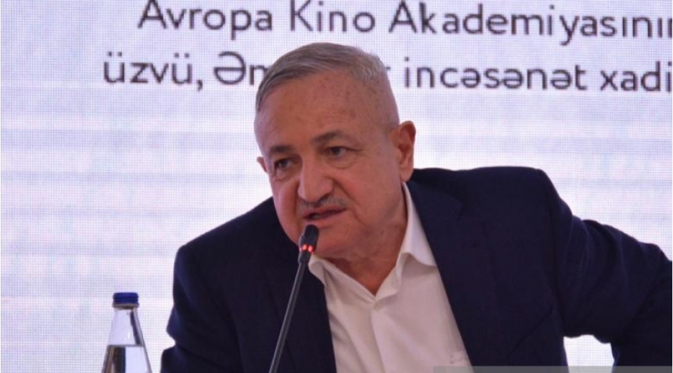 nazir-ozu-baxib-guldu-amma-dedi-kesilsin-vaqif-mustafayev