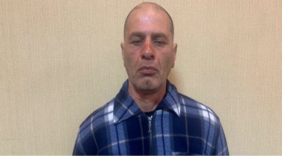 nerimanovda-kalashnikov-satmaq-isteyen-shexs-saxlanilib-video