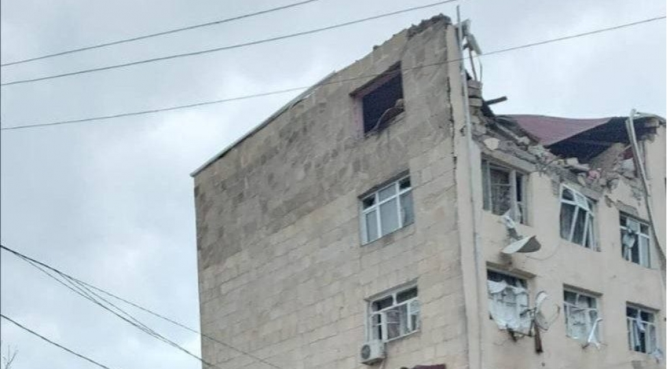 bilesuvarda-binada-partlayish-olub-video