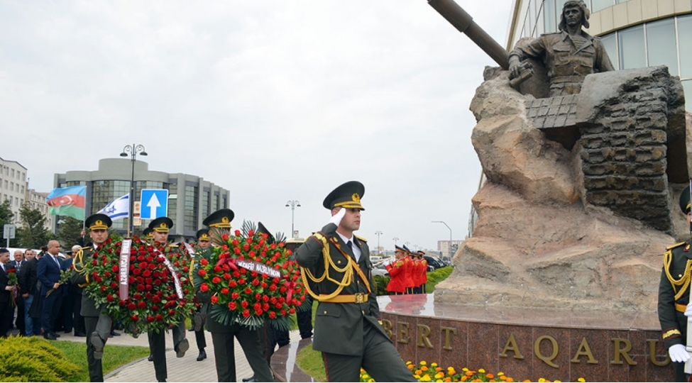 azerbaycanin-milli-qehremani-albert-aqarunovun-xatiresi-yad-edilib