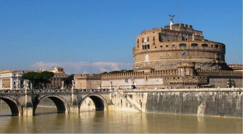 tarixe-dushen-en-meshhur-meqbereler-fotolar