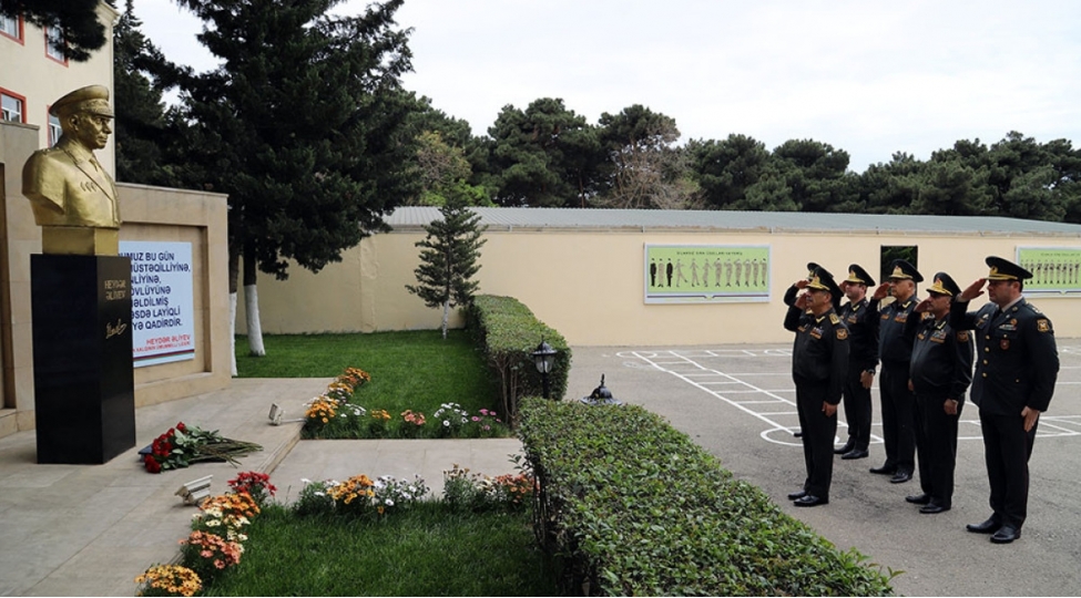 mn-rehberliyi-herbi-polisin-yaranmasinin-31-ci-ildonumu-munasibetile-herbi-polis-idaresini-ziyaret-edib-foto