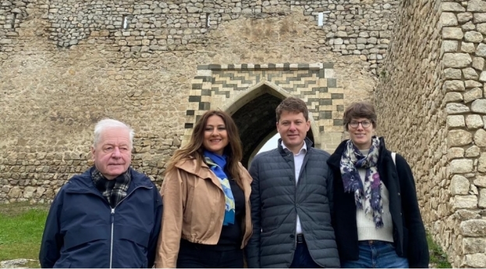 fransali-qonaqlar-shushani-ziyaret-edibler