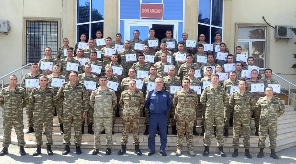 herbi-hava-quvvelerinde-gizir-hazirligi-kursunun-ilk-buraxilish-merasimi-kechirilib-foto