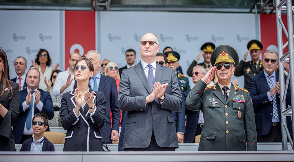 zakir-hesenov-gurcustanda-kechirilen-herbi-paradda-ishtirak-edib