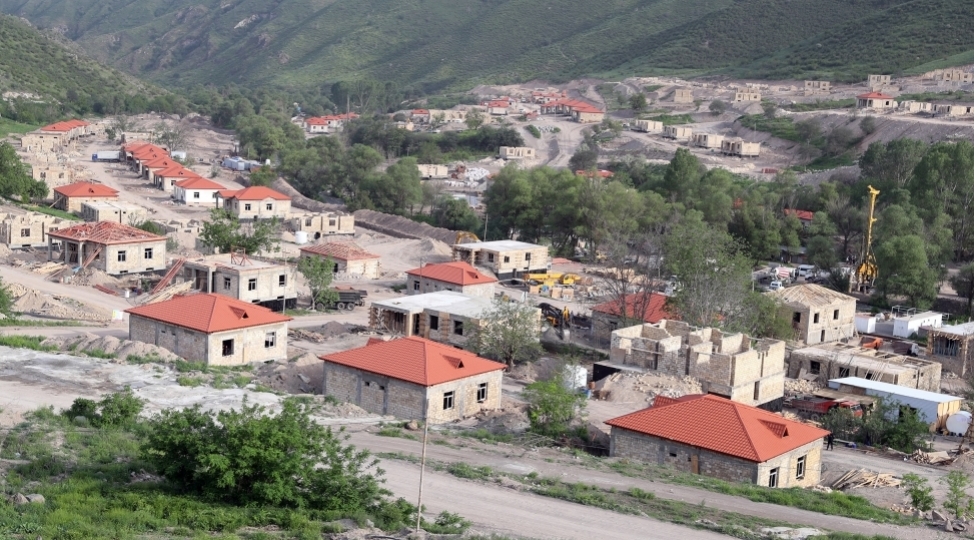 heyat-lachina-yeniden-qayidir