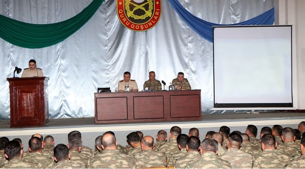 azerbaycan-ordusunda-zabitler-ve-psixoloqlarla-toplanti-kechirilib
