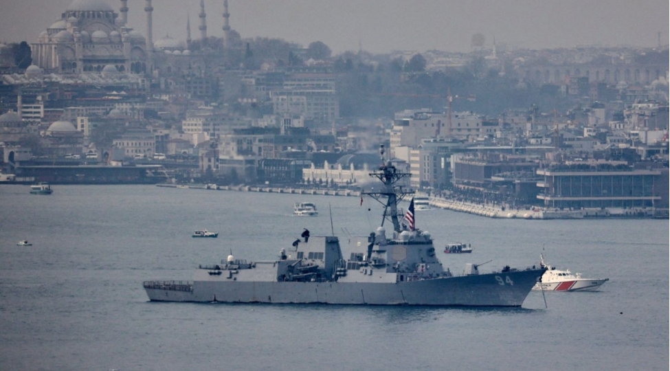 chin-herbi-gemisi-absh-a-mexsus-destroyere-qarshi-tehlukeli-manevr-edib-video