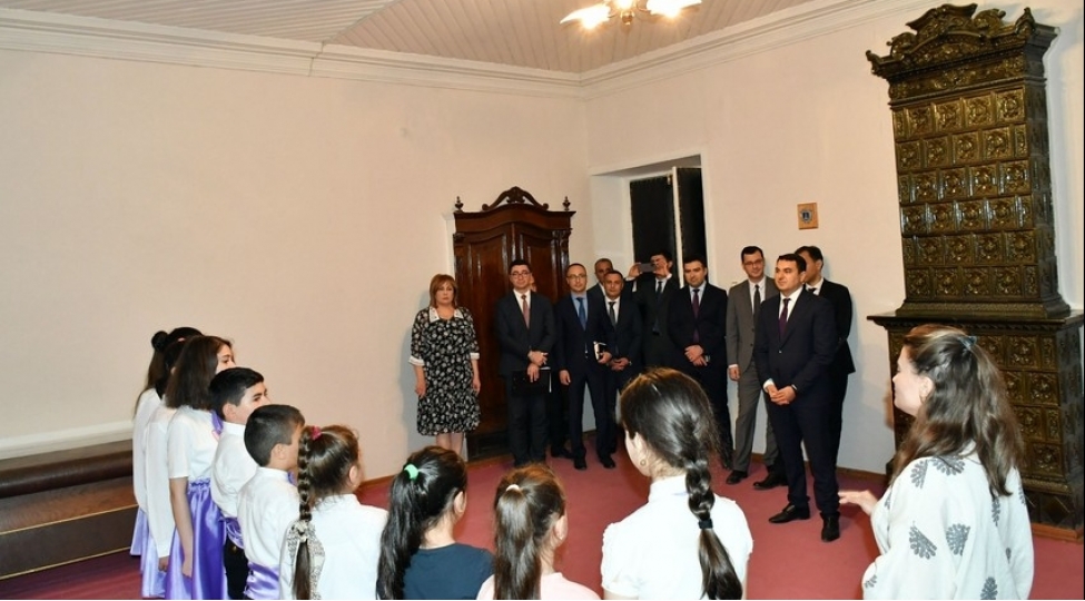 medeniyyet-naziri-goygolde-muessiselerin-fealiyyeti-ile-tanish-olub