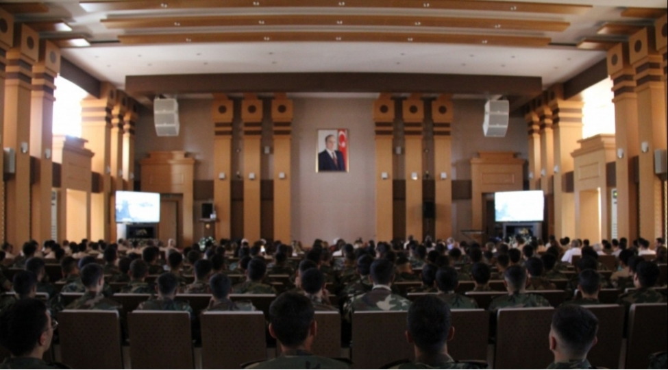 fhn-akademiyasinda-silahli-quvveler-gunu-qeyd-olunub