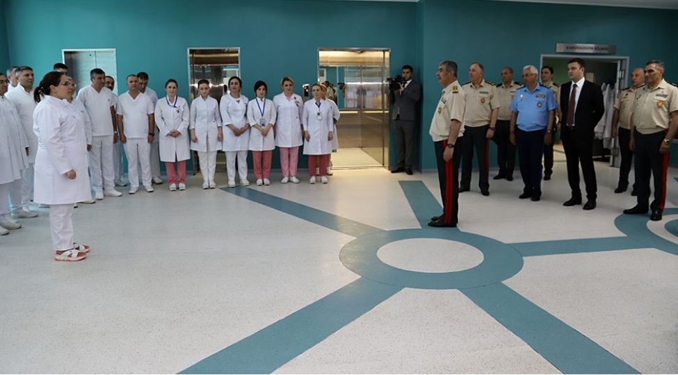 silahli-quvveler-gununde-herbi-hospital-ziyaret-edilib-fotovideo