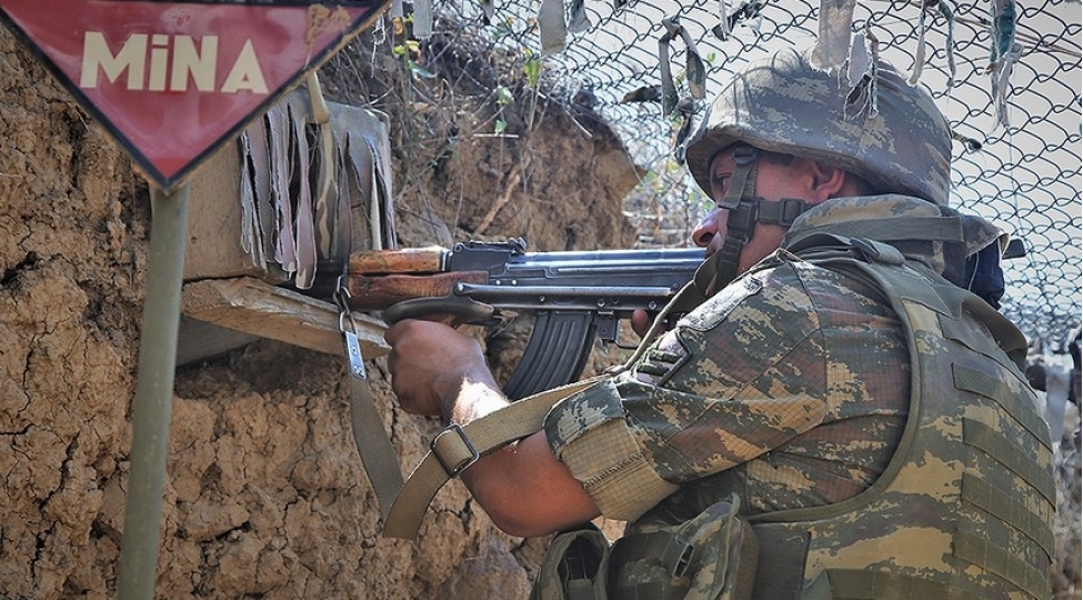 qisas-emeliyyatiyla-qanunsuz-ermeni-herbi-birleshmelerinin-istehkamlarini-mehv-edilmesinin-goruntuleri-yayilib-video