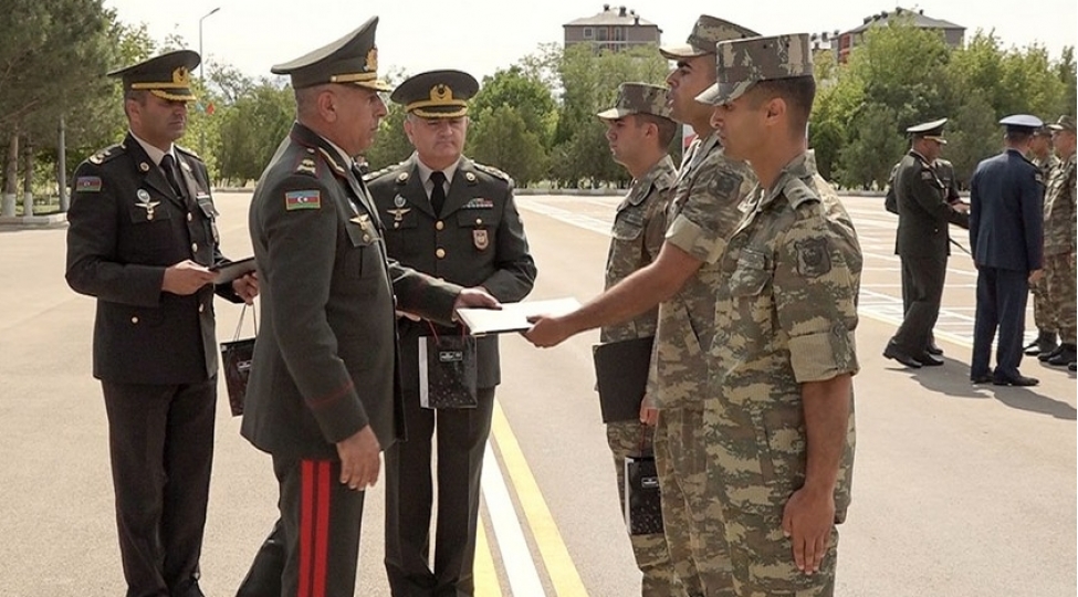 zabit-hazirligi-kursunun-buraxilish-merasimi-kechirilib