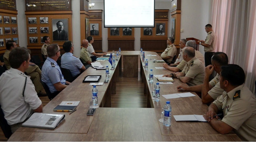 nato-generali-azerbaycan-ordusunda-aparilan-islahatlardan-danishib