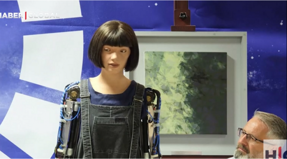 robotlar-bmt-de-chixish-edibler-dunyani-insanlardan-daha-yaxshi-idare-ede-bilerik