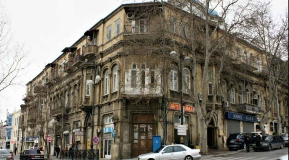 dovlet-xidmeti-bakida-memarliq-abidesinin-sokuleceyi-ile-bagli-yayilan-melumatlari-tekzib-etdi