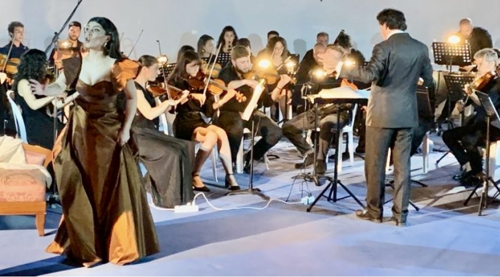 emekdar-artist-afaq-abbasova-italiyada-sehneleshdirilen-operada-chixish-edib