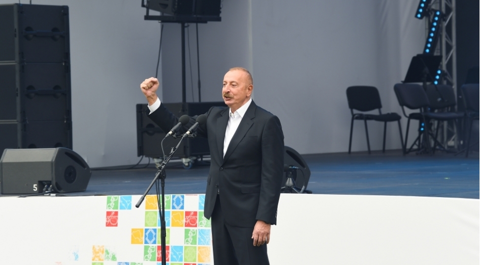 prezident-ilham-eliyev-lachin-sheheri-gunu-bayram-tedbirinde-chixish-edib-yenilenib