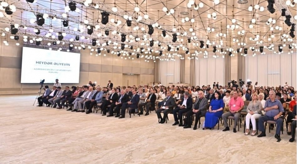 bakida-azerbaycan-dili-ve-edebiyyati-forumunun-son-gunu-basha-chatib