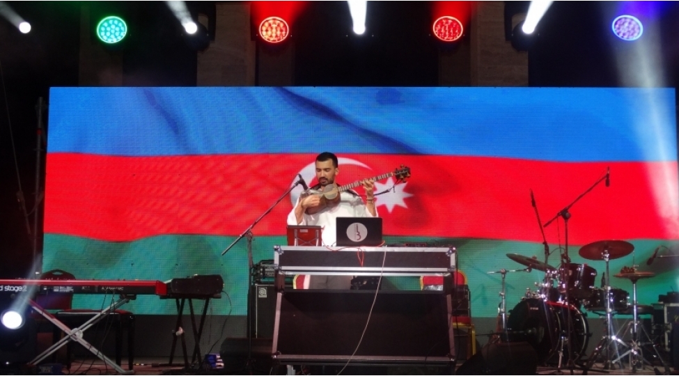 azerbaycanli-ifachilarin-albaniyada-konserti-maraqla-qarshilanib