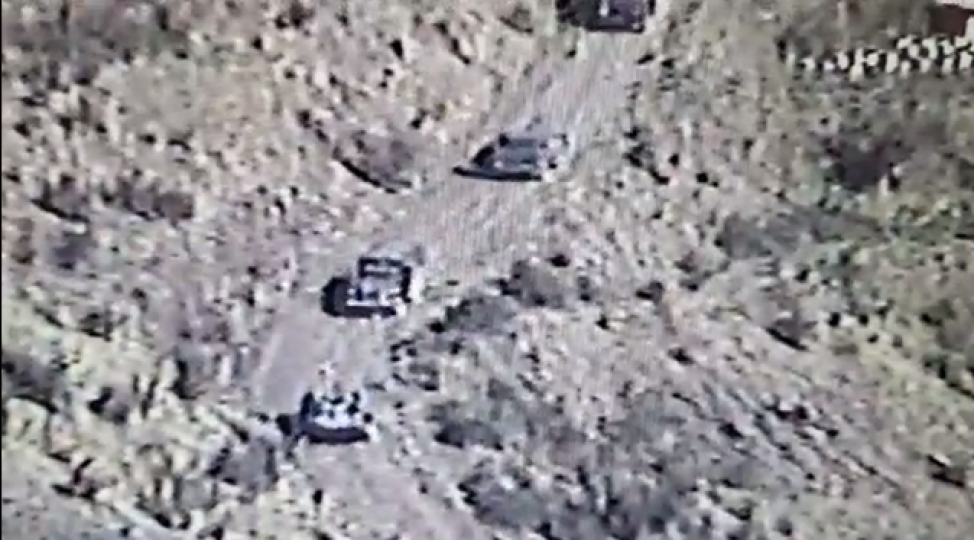 separatchilar-doyush-movqelerine-silah-sursat-dashiyir-video