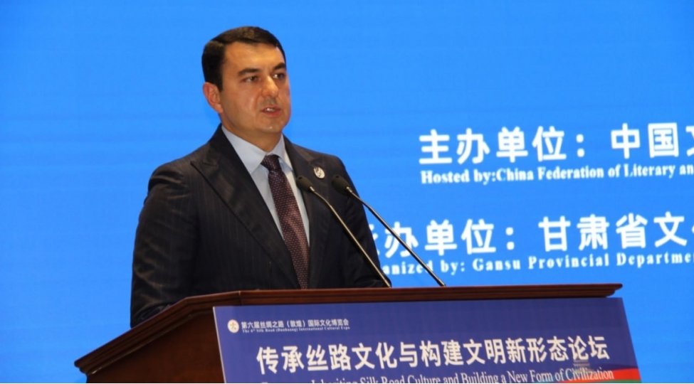 medeniyyet-naziri-chinde-kechirilen-beynelxalq-forumda-chixish-edib