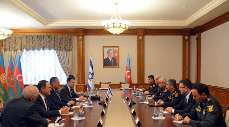 azerbaycanin-mudafie-naziri-israilin-mudafie-nazirliyinin-bash-direktoru-ile-gorushub-foto