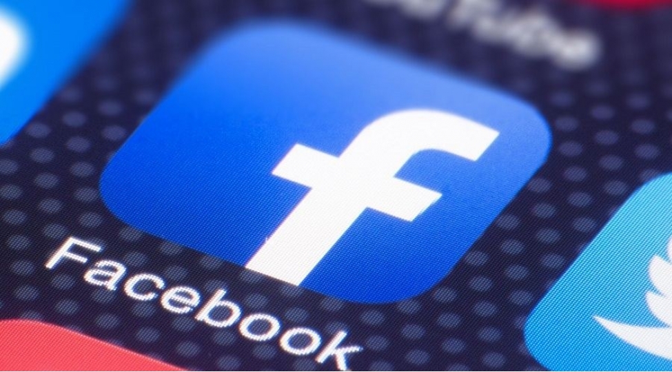 milyardlarla-istifadechisi-olan-facebook-loqosunu-deyishib