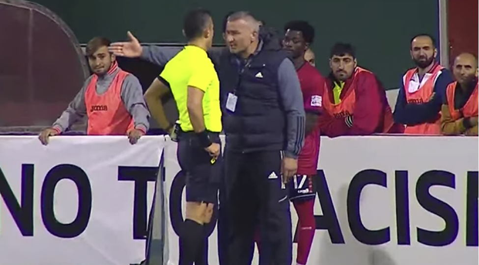 qurban-qurbanov-ozunden-chixdi-qirmizi-vereqe-aldi