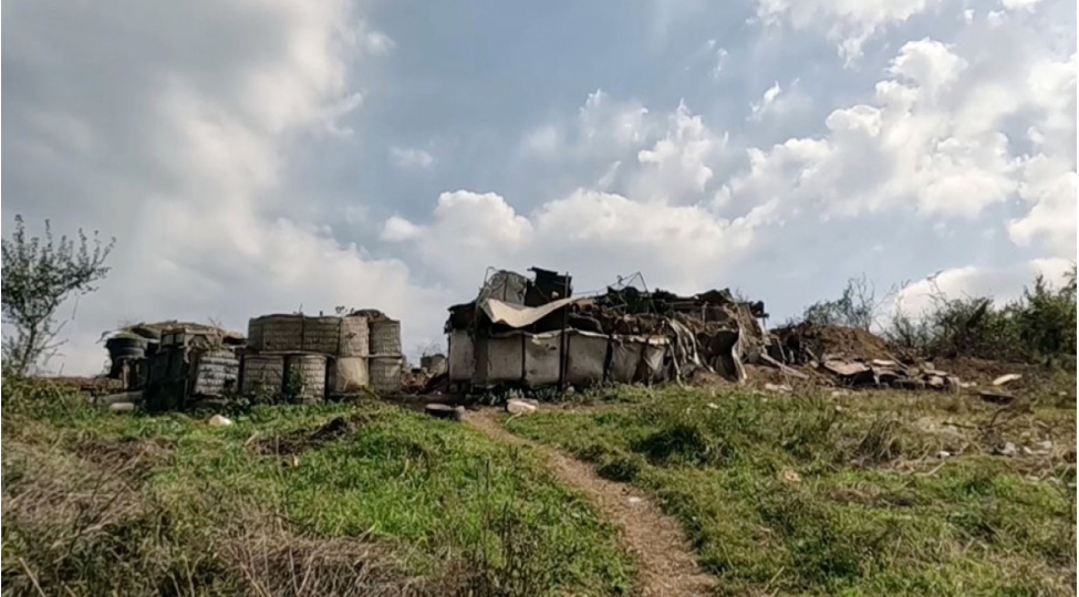 shusha-xankendi-yolunda-terk-edilmish-doyush-movqeleri-video