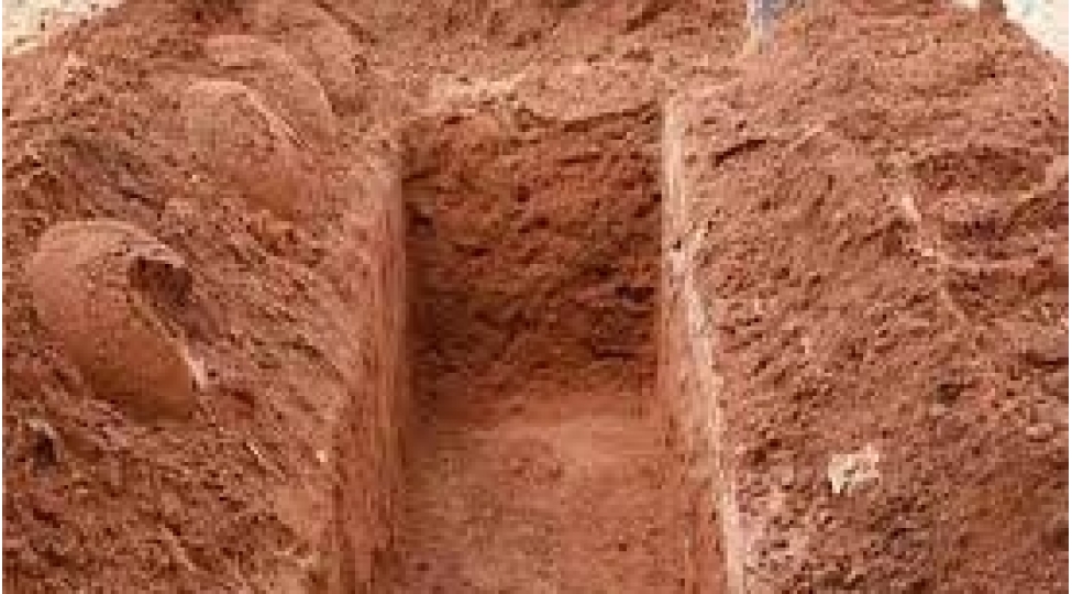 heyetinde-oz-mezarini-qazib