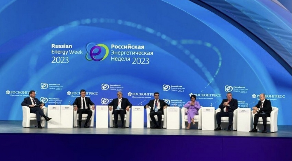 perviz-shahbazov-rusiya-enerji-heftesi-cherchivesindeki-muzakirelere-qatilib