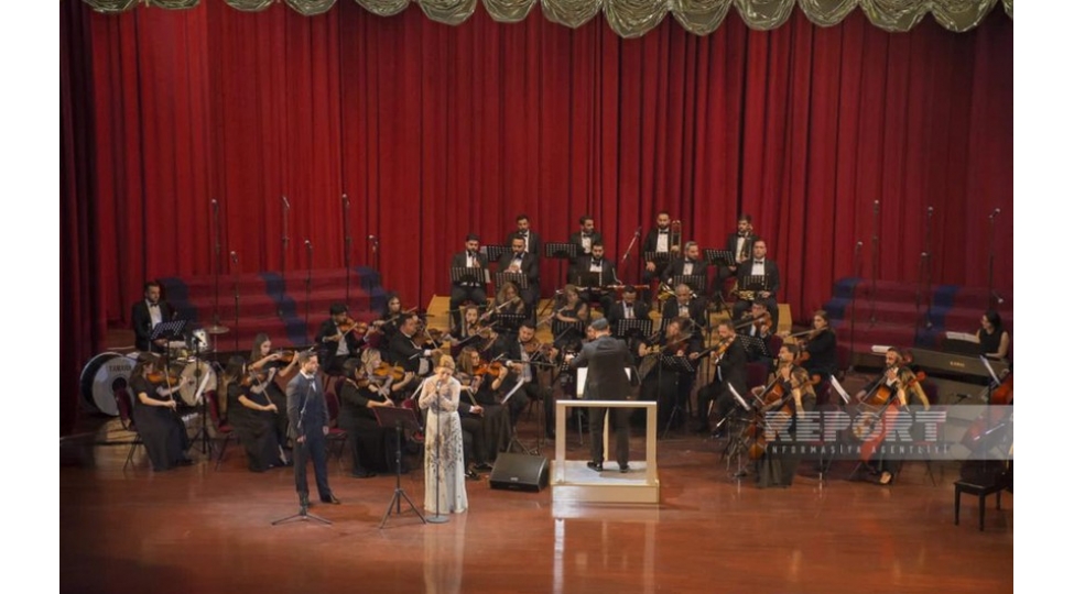 naxchivanda-heyder-eliyev-sarayinda-xalq-artisti-fidan-haciyevanin-solo-konserti-olub