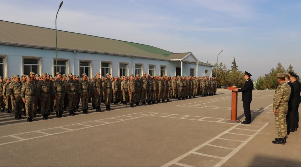 herbi-prokurorluq-tovuzda-ulu-onderin-100-illik-yubileyi-ile-bagli-herbi-qulluqchularla-birge-tedbir-kechirib-foto