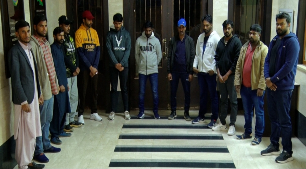 qanunsuz-miqrasiyaya-gore-12-nefer-saxlanilib-video