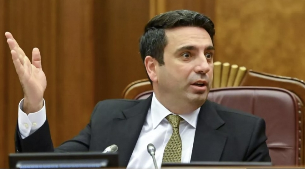 ermeni-spiker-biz-hemin-kendleri-ermenistan-erazisi-hesab-eden-insanlari-axtaririq