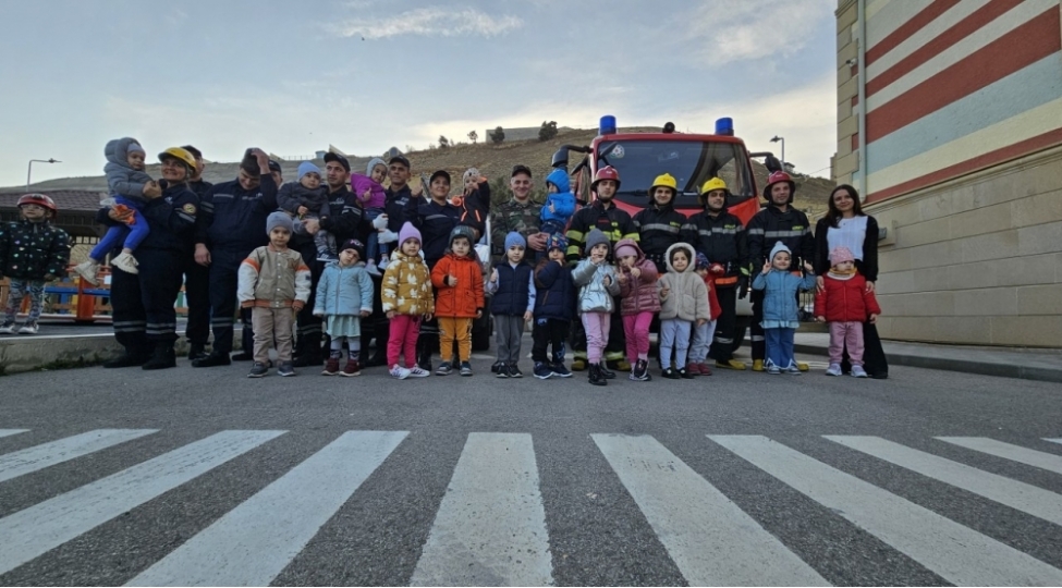 fhn-ushaq-bagchasinda-telim-kechirib-video