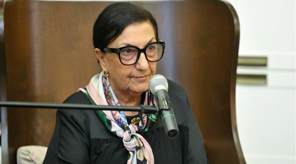 heyder-eliyevin-ishtirak-etdiyi-ziyafetlerden-menyunu-goturub-getirirdim-video