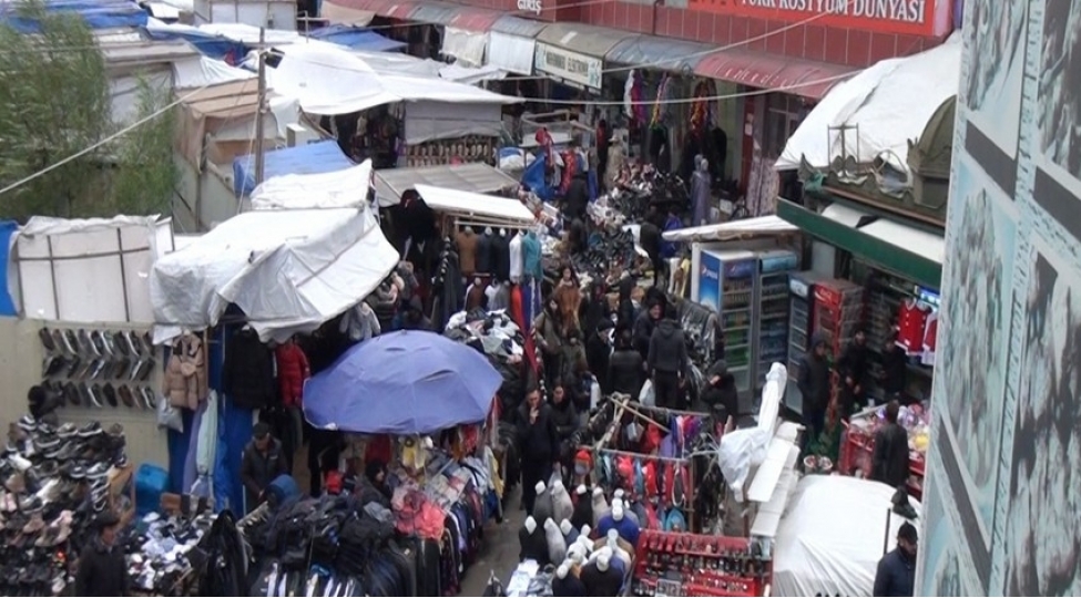 bakida-bir-neche-ticaret-merkezinin-fealiyyeti-mehdudlashdirib-video