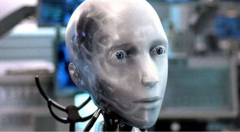 suni-intellekte-malik-robot-ilk-defe-insanlari-fiziki-cehetden-usteledi-fotovideo