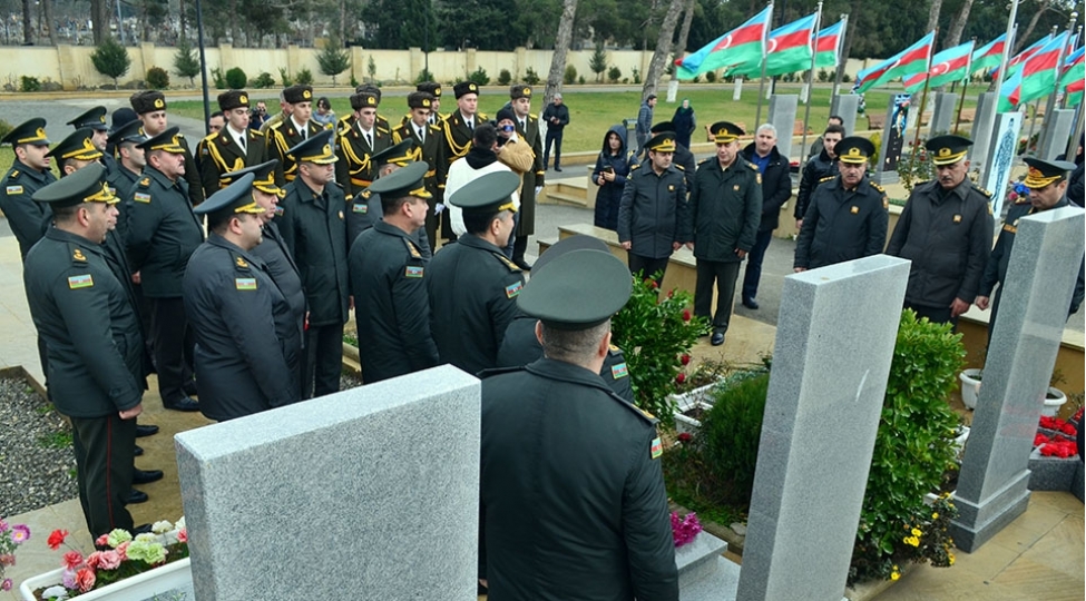 azerbaycanin-milli-qehremani-general-mayor-polad-heshimovun-xatiresi-yad-edilib