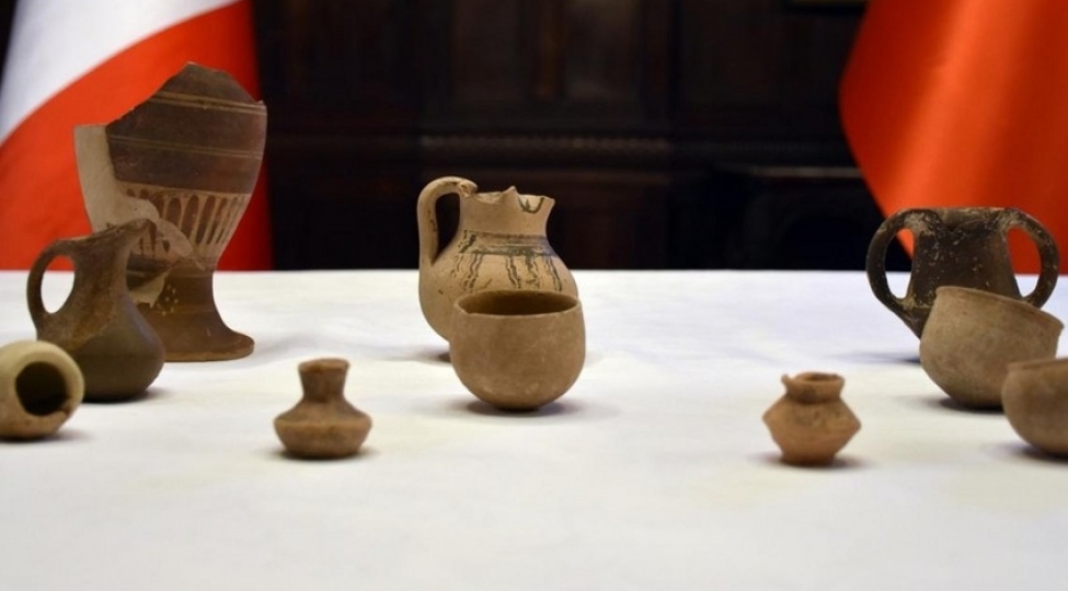 turkiyeden-italiyaya-qachirilmish-10-qedim-eksponat-geri-qaytarilib