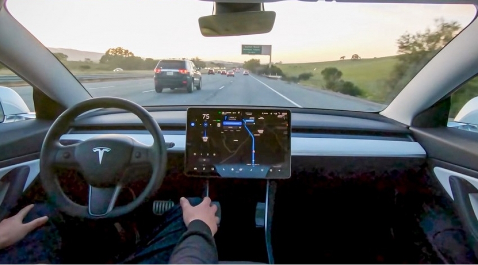 tesla-yeni-avtomobilini-satisha-chixaracaq