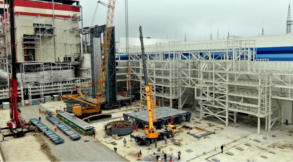 italiyali-resmileri-azerbycanda-tikilen-en-boyuk-elektrik-stansiyasina-gedib-fotovideo