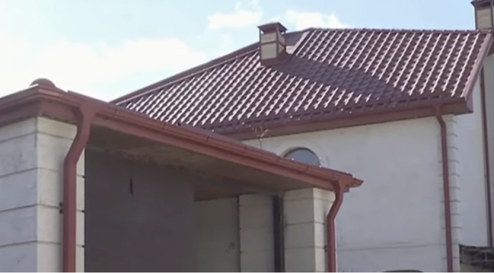 balasanyanin-esgeranda-tikdirdiyi-villanin-goruntuleri-video