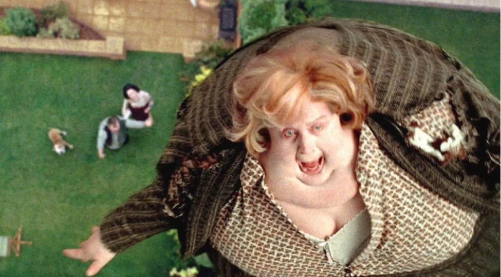 asqirmaq-esnemek-ve-tualete-getmek-istedikde-ozunu-saxlamaq-zererlidirmi