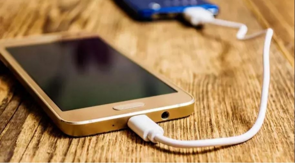 telefonunuzuenerji-ile-doldurarken-bunlara-diqqet-edin