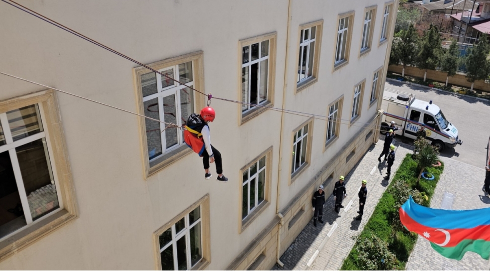 fhn-suraxanida-mektebde-telim-kechirib-fotovideo