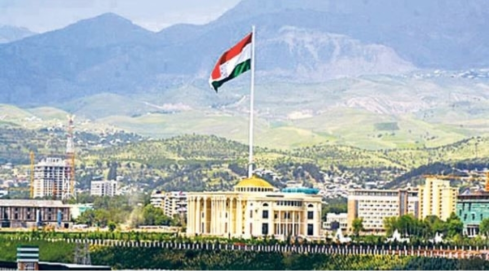 azerbaycan-ile-tacikistan-arasinda-neqliyyat-ve-reqemsal-inkishaf-sahelerinde-emekdashliq-genishlenir